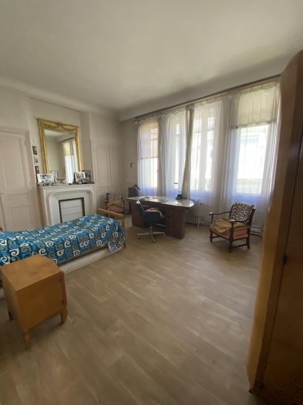 Maison - 232 m² - 8 pièces