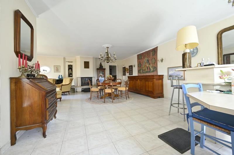 Maison - 184 m² - 8 pièces