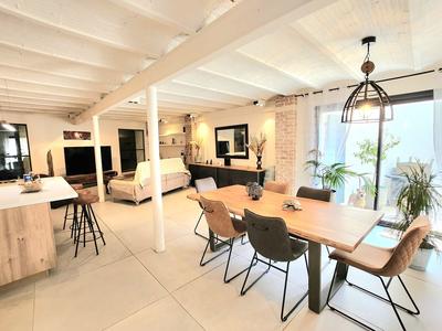 Loft - 118 m² - 4 pièces