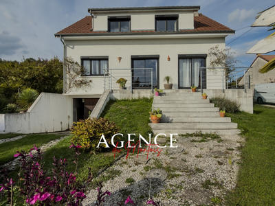 Maison - 165 m² - 5 pièces