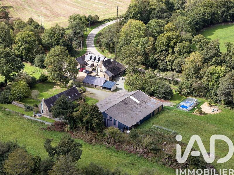 Maison - 486 m² - 17 pièces