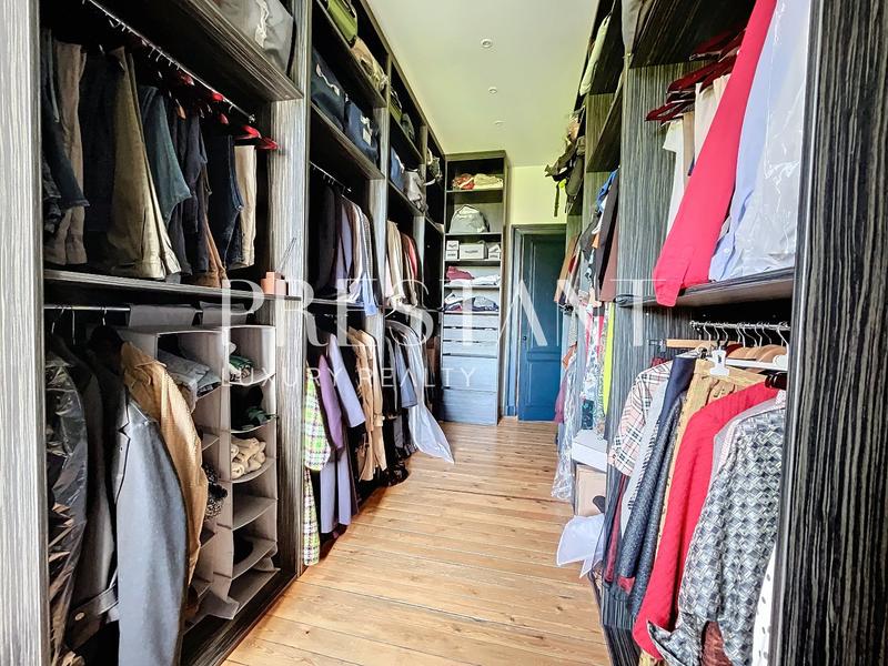 Maison - 655 m² - 14 pièces