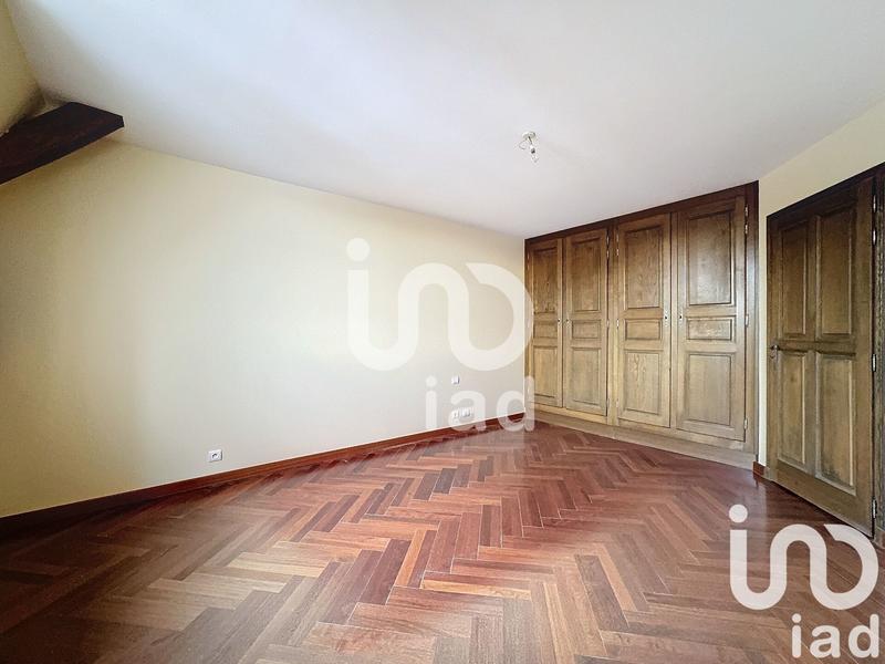 Maison - 238 m² - 8 pièces