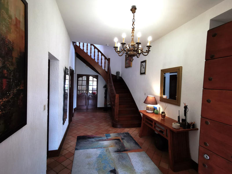 Villa - 271 m² - 6 pièces