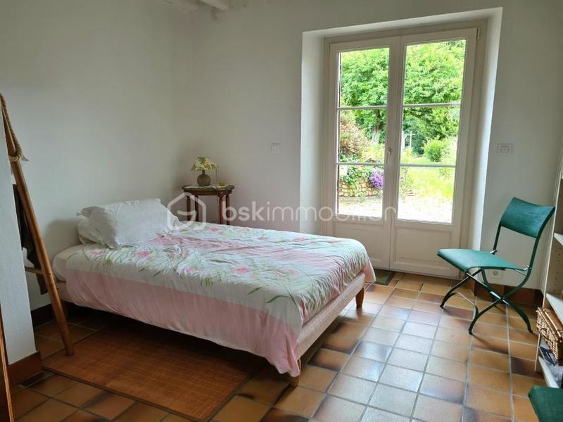 Maison - 250 m² - 11 pièces