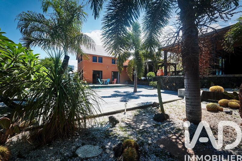 Maison - 205 m² - 5 pièces