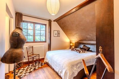 Maison traditionnelle - 199 m² - 7 pièces