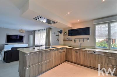 Maison - 180 m² - 7 pièces