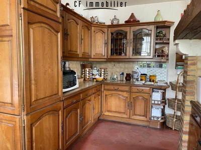 Maison - 210 m² - 8 pièces