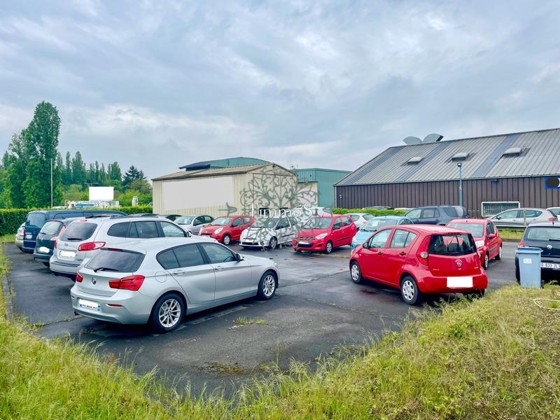 Fonds de commerce - Magasins - 825 m²