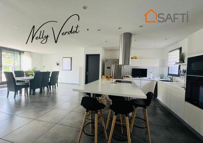 Maison - 224 m² - 7 pièces