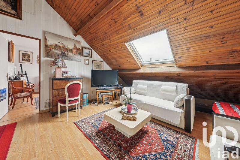 Maison - 230 m² - 9 pièces