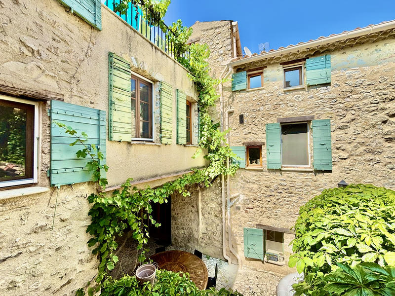 Maison de village - 189 m² - 7 pièces