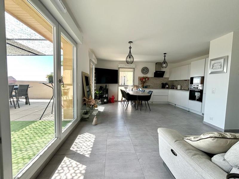 Penthouse - 67 m² - 3 pièces