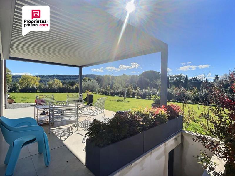 Villa - 184 m² - 6 pièces