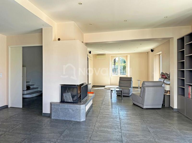 Maison - 644 m² - 17 pièces