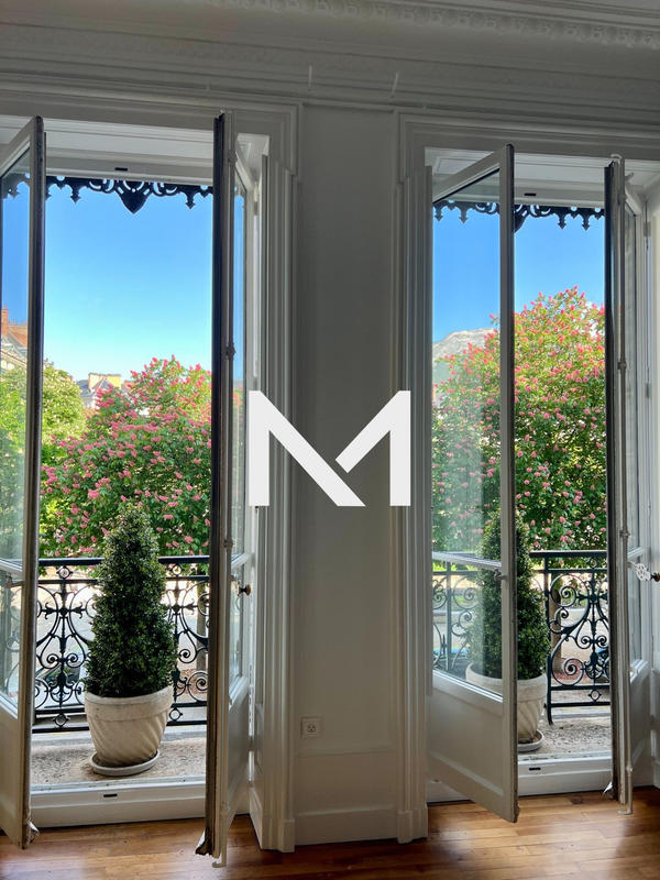 Appartement - 229 m² - 7 pièces