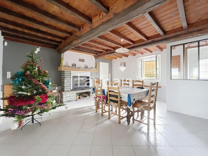 Maison - 152 m² - 6 pièces