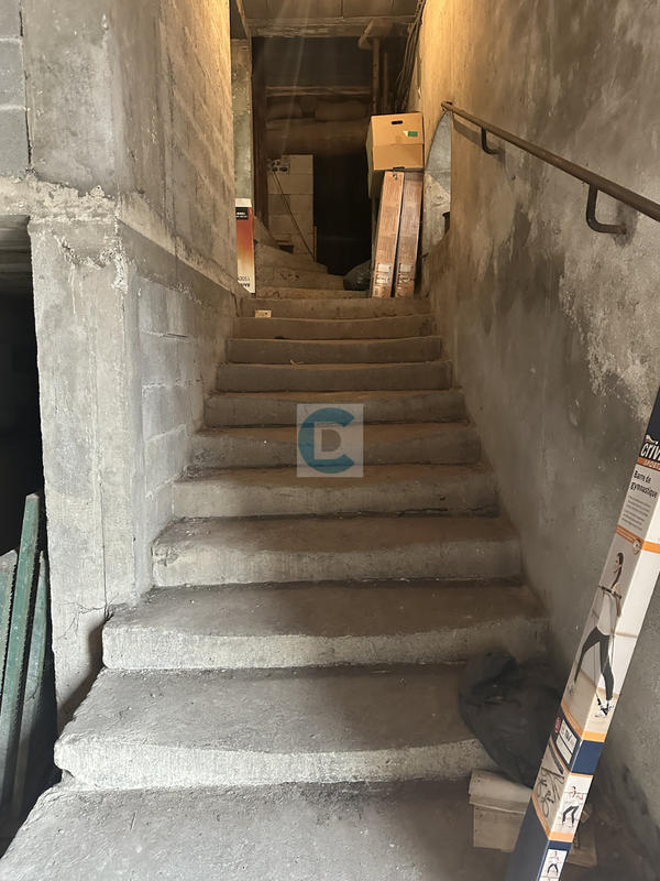 Maison - 400 m² - 3 pièces