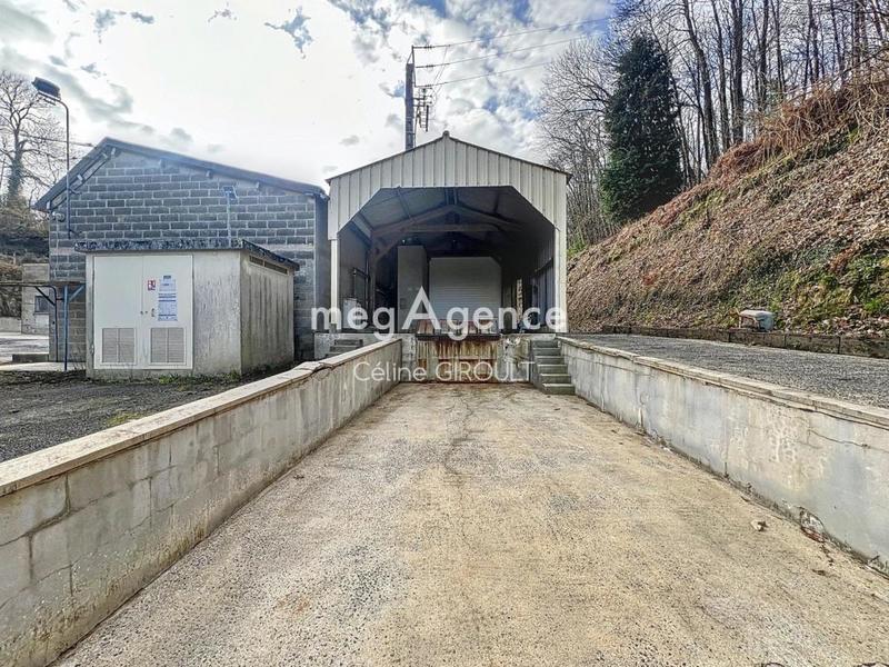 Local commercial - 1 044 m² - 10 pièces