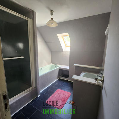 Maison - 110 m² - 6 pièces