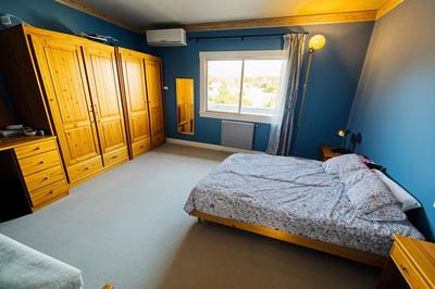 Maison - 220 m² - 8 pièces