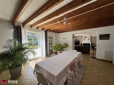 Maison - 196 m² - 6 pièces