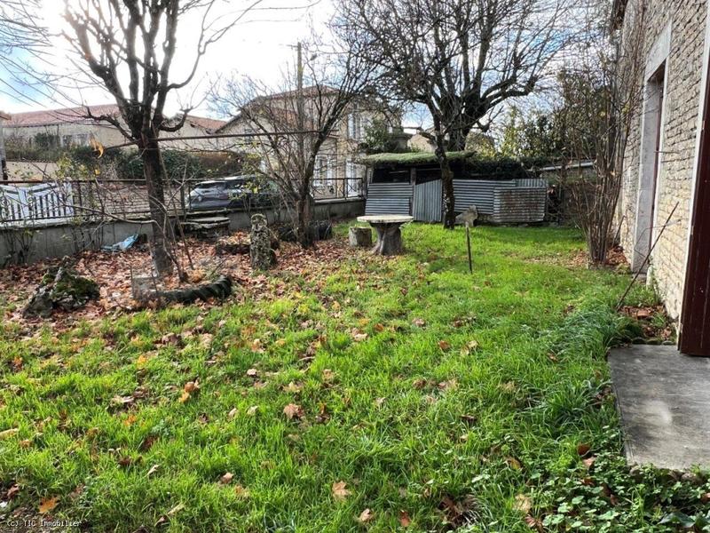 Maison - 230 m² - 9 pièces