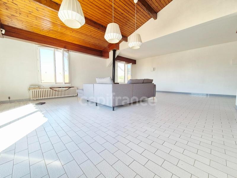 Maison - 170 m² - 5 pièces