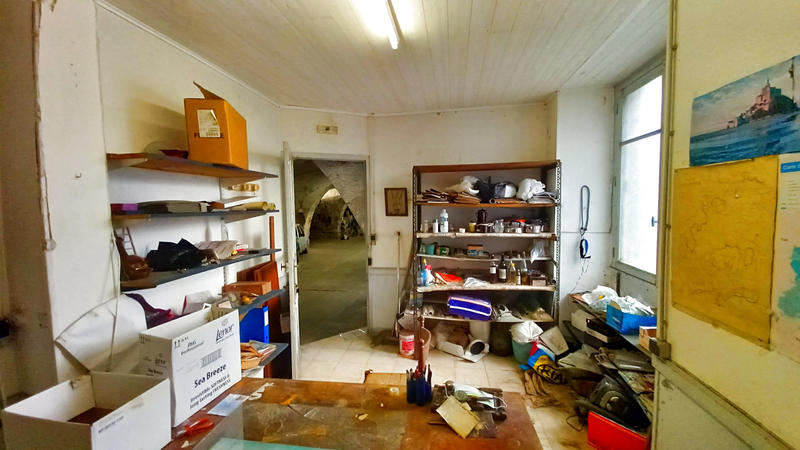 Local d'activités - 300 m²