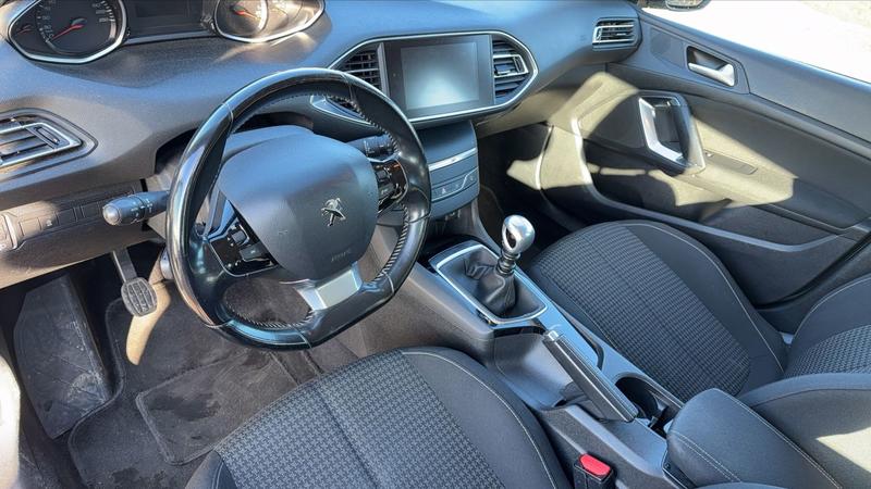 Peugeot 308 II 1.2 PureTech 130 Allure Business