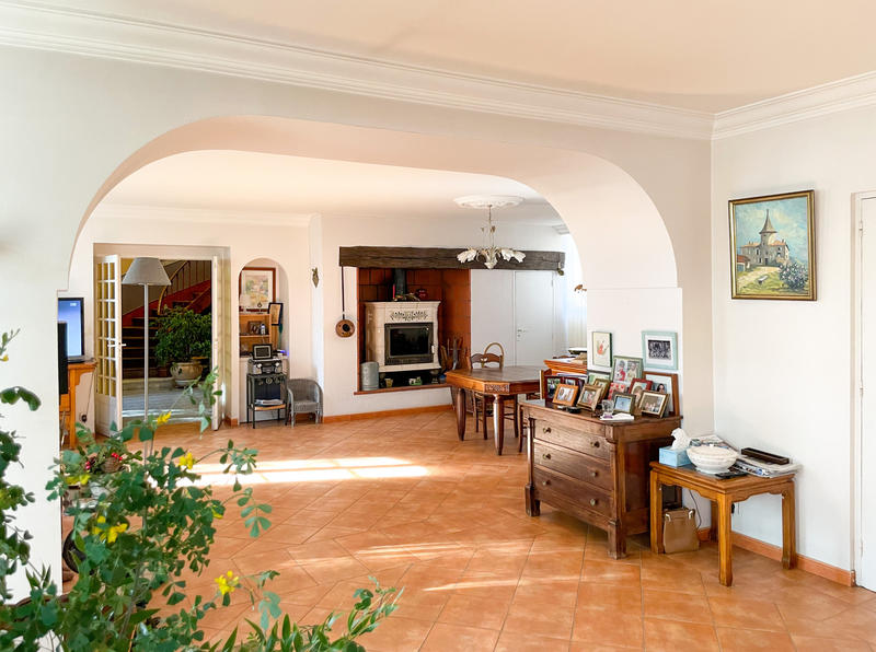 Maison - 585 m² - 10 pièces