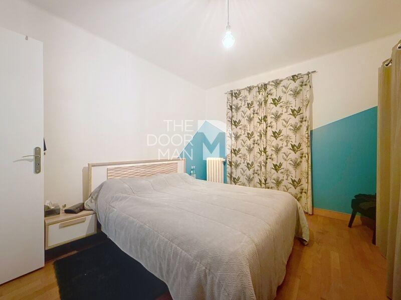 Demeure - 249 m² - 12 pièces