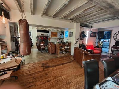 Maison - 315 m² - 11 pièces