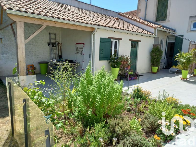 Maison - 230 m² - 9 pièces