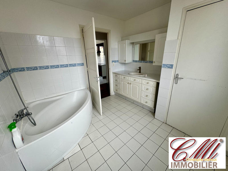 Appartement - 120 m² - 4 pièces