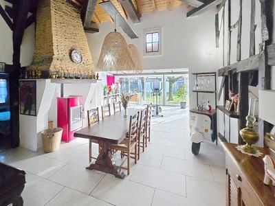 Maison - 160 m² - 9 pièces
