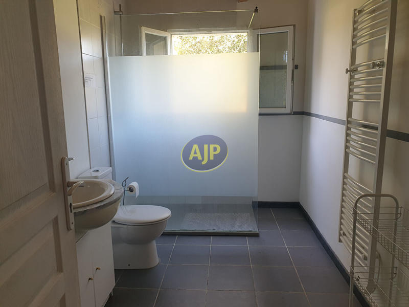 Maison - 227 m² - 6 pièces