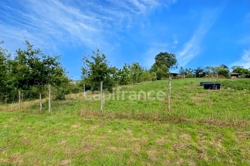 Terrain de loisirs - 8 400 m²