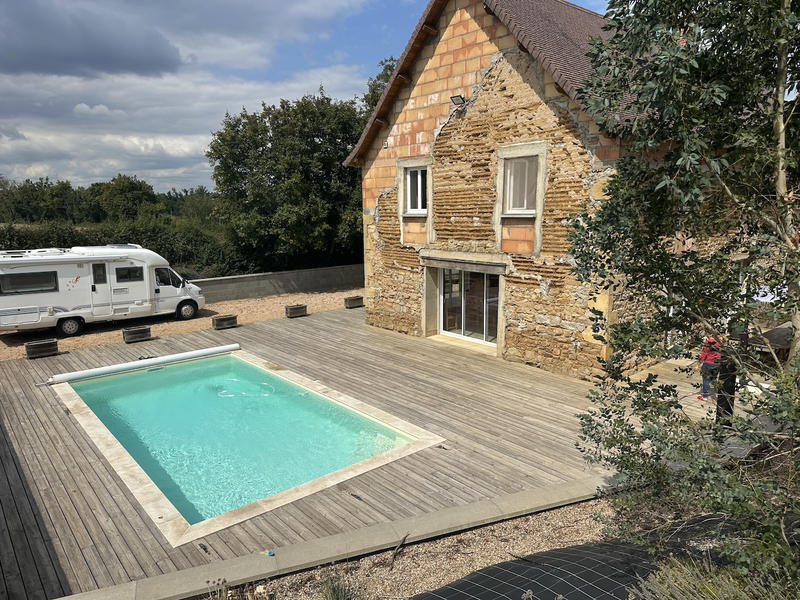 Maison - 230 m² - 7 pièces