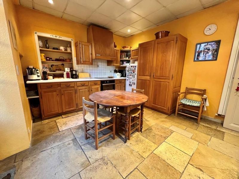 Maison - 232 m² - 11 pièces