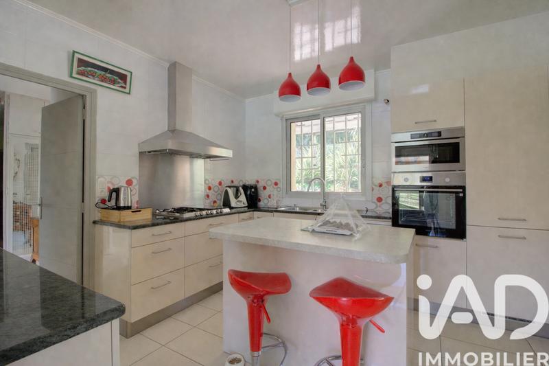 Maison - 210 m² - 7 pièces