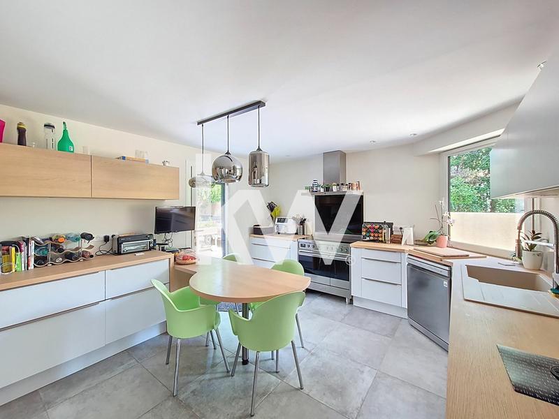 Villa - 254 m² - 7 pièces