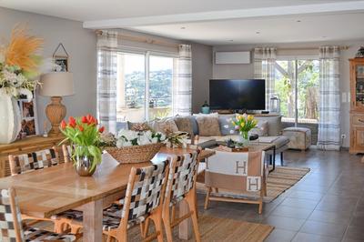 Appartement - 216 m² - 7 pièces