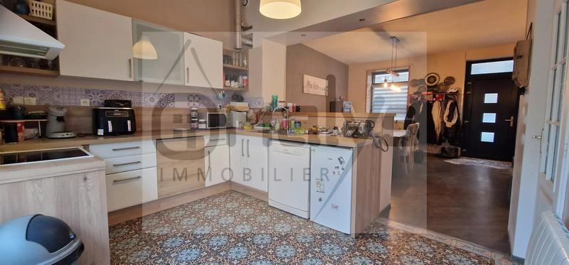 Maison - 95 m² - 4 pièces