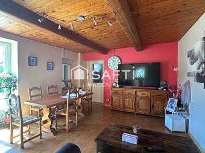 Maison - 212 m² - 6 pièces