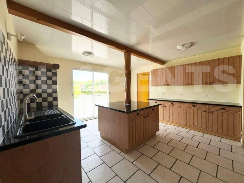 Maison jumelée - 254 m² - 9 pièces