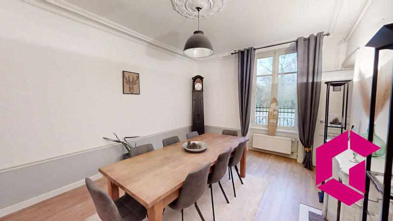 Maison - 340 m² - 6 pièces