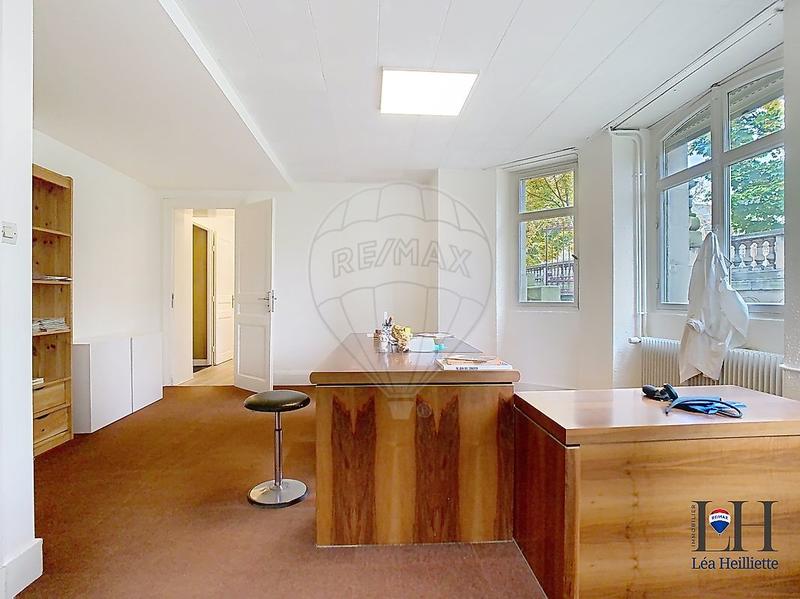 Bureau - 102 m² - 4 pièces