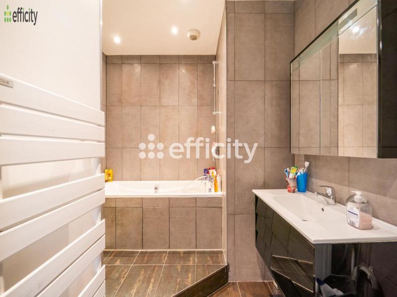 Loft - 110 m² - 6 pièces